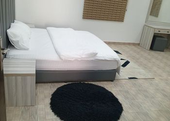 شاليه بمسبح خارجي وغرفتين نوم 
