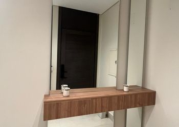 شقة بصالة أنيقة ودخول ذاتي