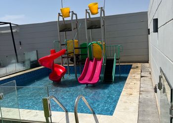 شاليه بمسبح وجلسة خارجية