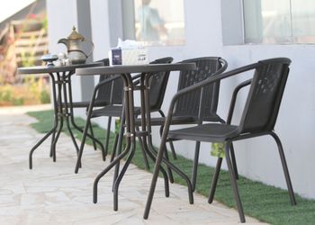استراحة ببيت شعر واسطبل خيل