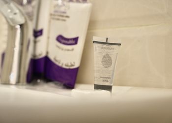 استديو بسرير ماستر وجلسة 