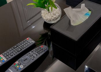 استديو بأثاث مريح وبسيط 