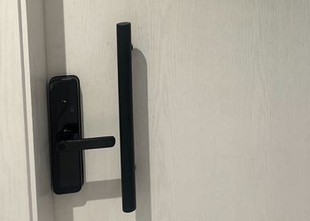 استديو بسرير ماستر وجلسة جانبية