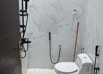 استديو بسرير ماستر وأثاث مريح 