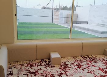 شاليه بملعب طائرة 