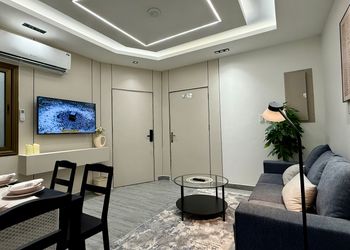 شقة بدخول ذاتي وغرفة نوم مريحة 