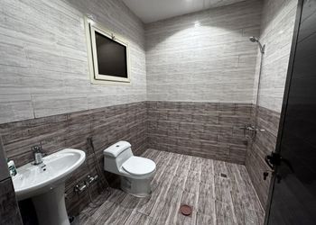 استديو بأثاث مريح وبسيط 