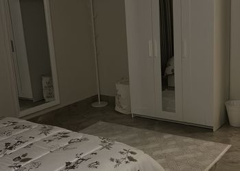 شقة بغرفتين نوم وصالة 