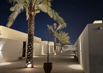 شاليه بجلسة خارجية ومسبح 