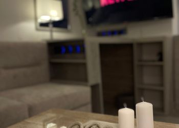 استديو بسرير ماستر وجلسة جانبية