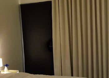 استديو هادئ بسرير ماستر