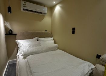 استديو هادئ بدخول ذاتي 