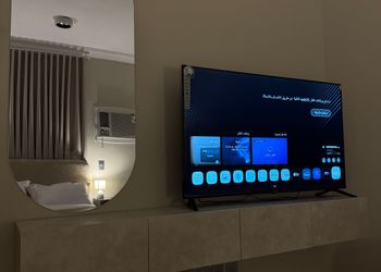استديو بسرير ماستر وجلسة جانبية