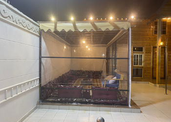 كوخ بثلاث غرف نوم ومسبحين 