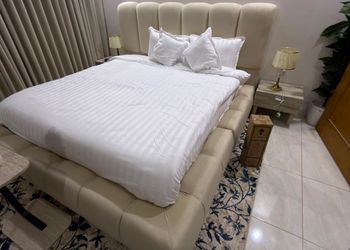 استديو بسرير ماستر وجلسة جانبية 