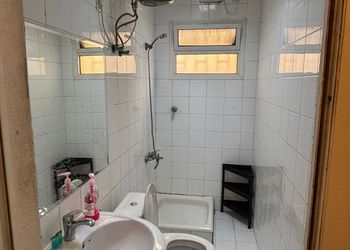 استديو بسرير ماستر وجلسة جانبية 
