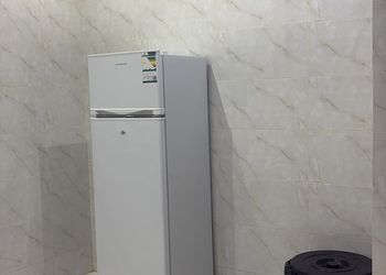 شقة بغرفة معيشة وغرفتين نوم 