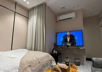 استديو بسرير ماستر وجلسة جانبية 