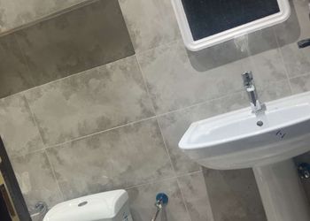 استديو بأثاث مريح وبسيط 