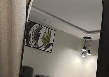 استديو بأثاث مريح وبسيط 