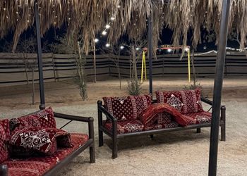 مخيم بجلسة خارجية واجواء ممتعة