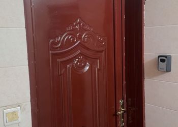 استديو بسرير فردي وجلسة جانبية