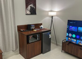 استديو بسرير ماستر وجلسة جانبية 