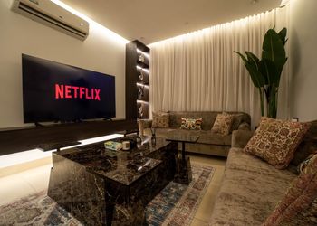 شقة بغرفتين وسينما وبلياردو