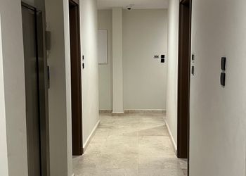 استديو بسرير ماستر وجلسة جانبية 