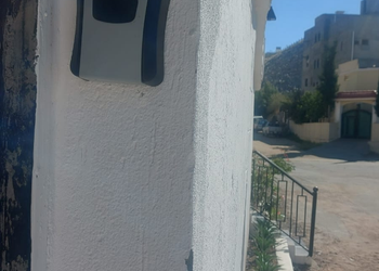 استديو بسرير ماستر وجلسة جانبية 