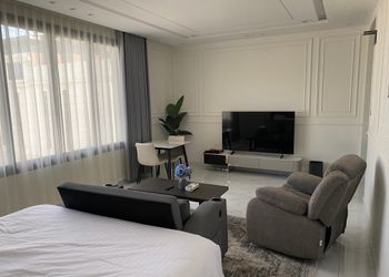استديو بدخول ذاتي وسرير مريح 