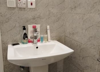 استديو بسرير ماستر و اثاث مريح 