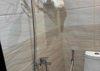 شقة بغرفة معيشة وغرفة نوم 