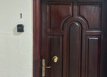 استديو هادئ بدخول ذاتي 