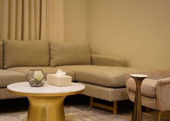 شقة أنيقة بصالة وغرفة نوم