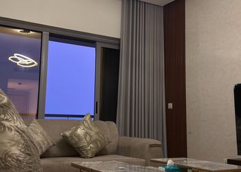 شقة بغرفه نوم وجلسة خارجية