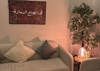 استديو بسرير ماستر وجلسة جانبية