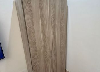 استديو بأثاث مريح وبسيط 