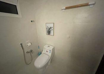 شقة بغرفة جلوس وغرفة نوم 