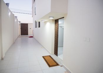 استديو بسرير ماستر وجلسة جانبية 