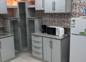 شقة بصالة وغرف نوم