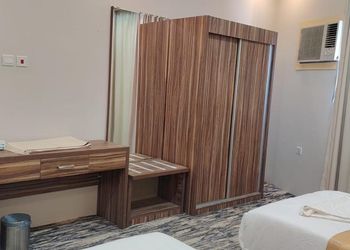 غرفتين ومطبخ وحمام