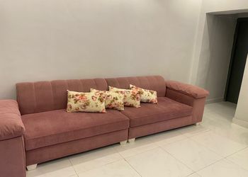 شقة بغرفتين نوم وصالة مريحة 