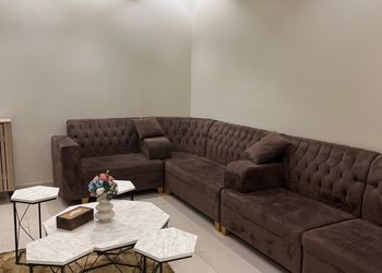 شقة بصالة مريحة ودخول ذاتي 