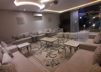 شاليه  بمسطح اخضر  وإضاءة إضافية