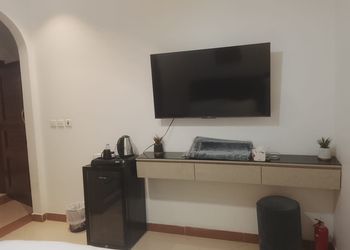استديو بأثاث مريح وبسيط 