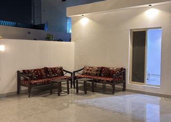 استديو بسرير ماستر وجلسة جانبية
