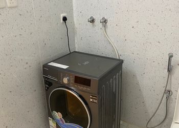 شقة بغرفة جلوس وغرفتين نوم 