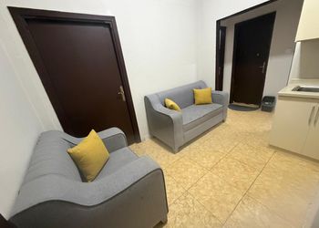 شقة واسعة بـ 9 أسرّة مفردة