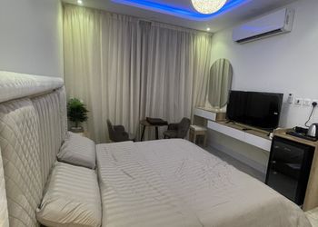 استديو بسرير ماستر ودخول ذاتي